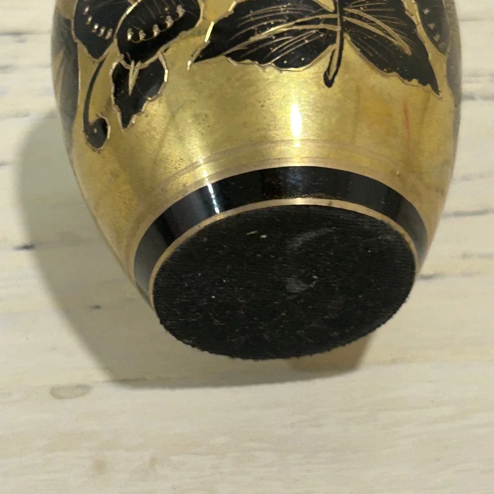 Small brass‎ etched paper weight